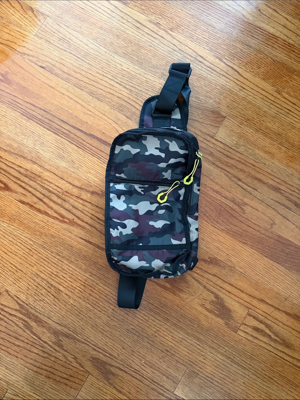 Camouflage Sling Crossbody Bag - Olive/Black